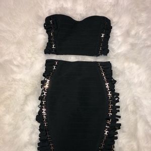 Lovely crop top & shirt w/ lace detail on sides